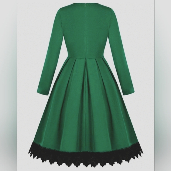 5/$50 EUC Purple Month Emerald Green Long Sleeved Skater Mini Dress Sz. L - Picture 3 of 9